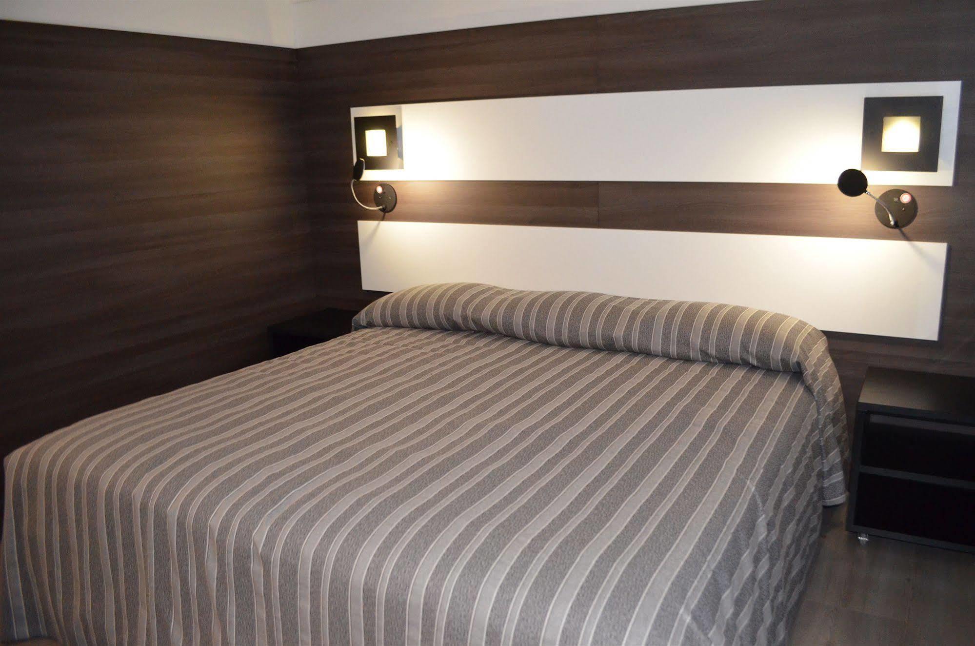 Prix Hotel Passo Fundo Bagian luar foto